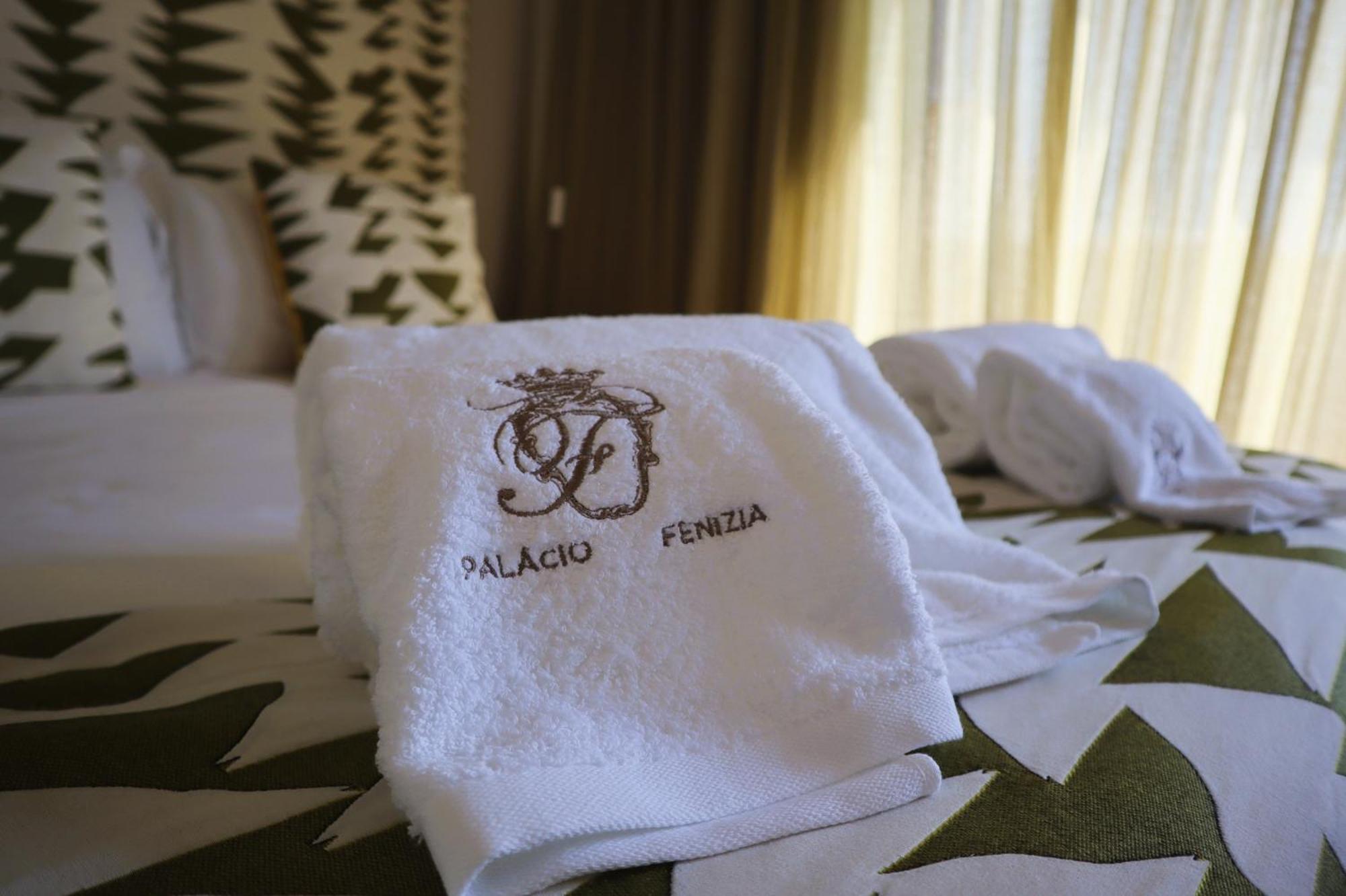 Palacio Fenizia Lux Apartments Porto Buitenkant foto